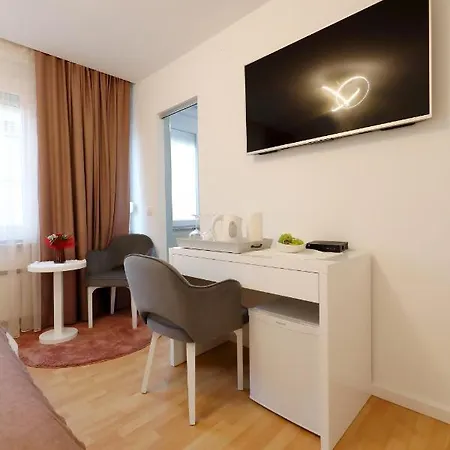 Rosita Deluxe Ζαντάρ