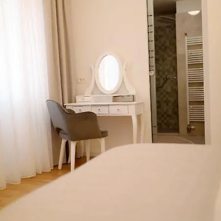 Rosita Deluxe Πανσιόν